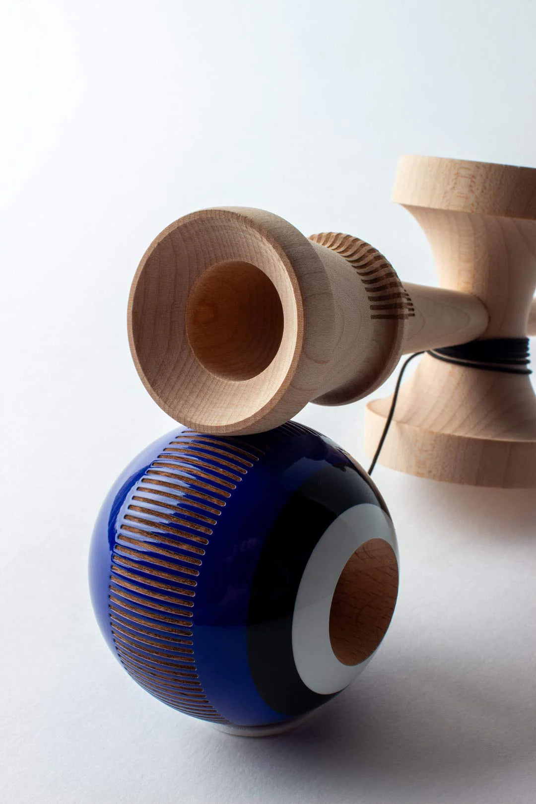 SWEETS KENDAMAS - BROKEN BONES - ULTRA NAVY - BROKENシェイプ【スティッキー塗装】