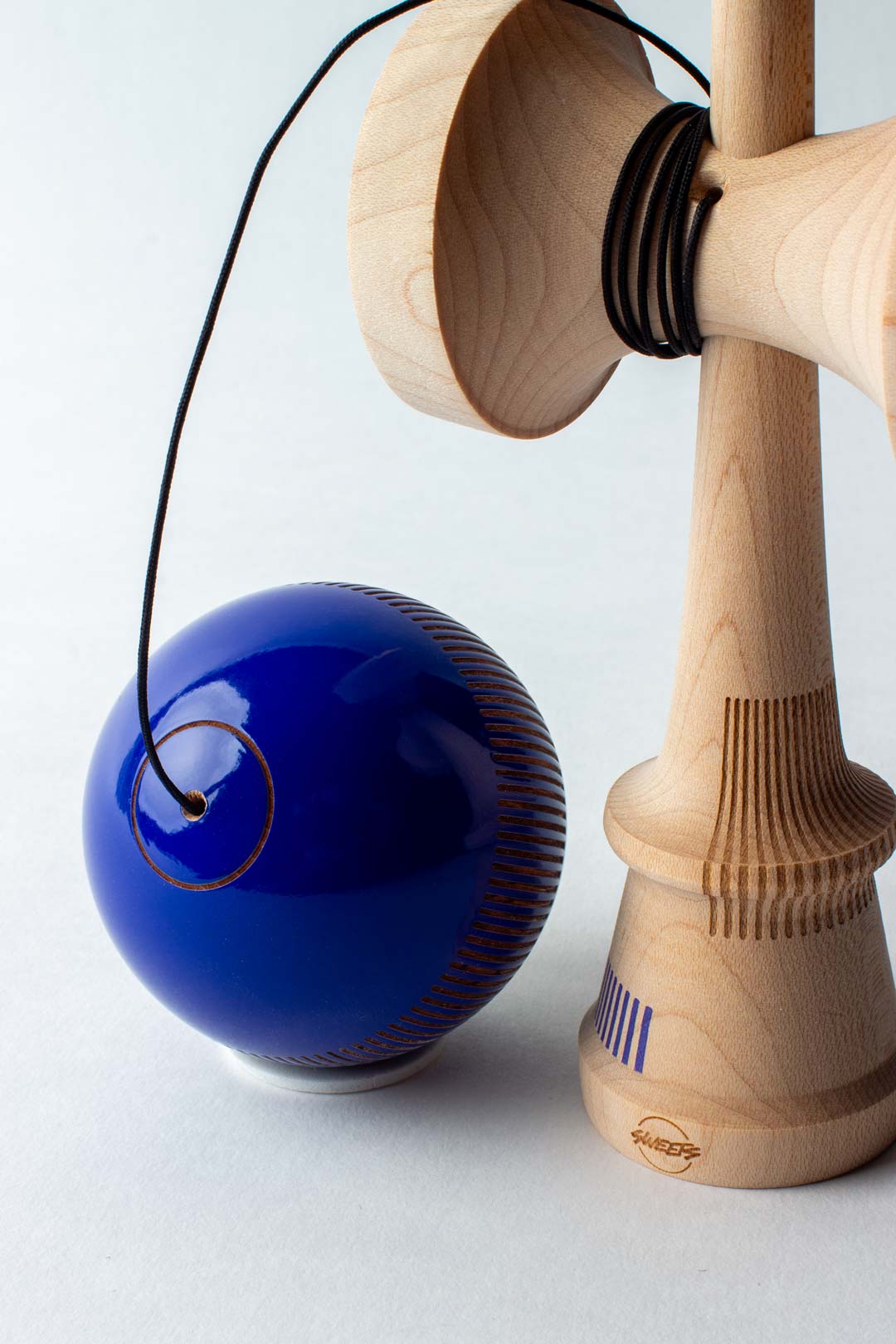 SWEETS KENDAMAS - BROKEN BONES - ULTRA NAVY - BROKENシェイプ【スティッキー塗装】